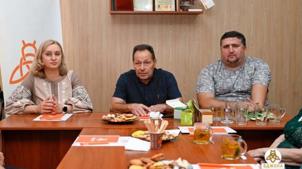 В День Независимости «Бджола» поздравила ОО «Союз Чернобыль» и золотых юбиляров Каменского