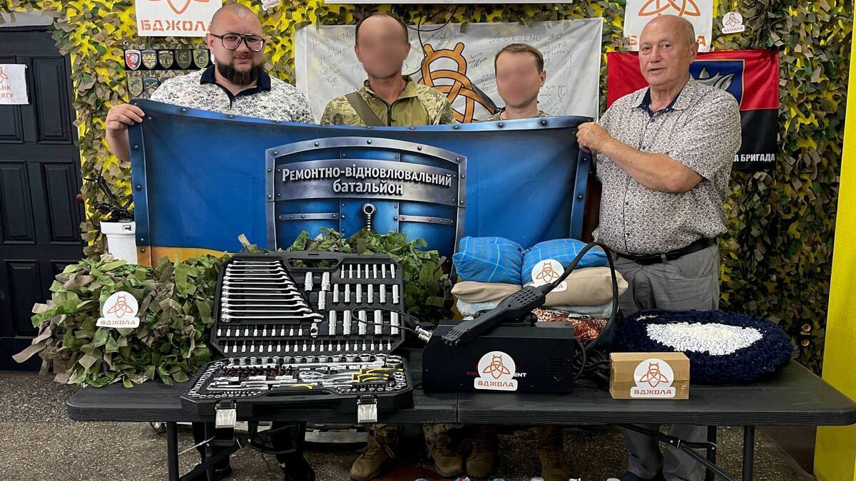 Волонтери та активісти ГО “Бджола” передали чергову допомогу українським військовим