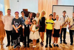 Енергія, музика та світло: у Камʼянській школі мистецтв №2 відзначили День молоді