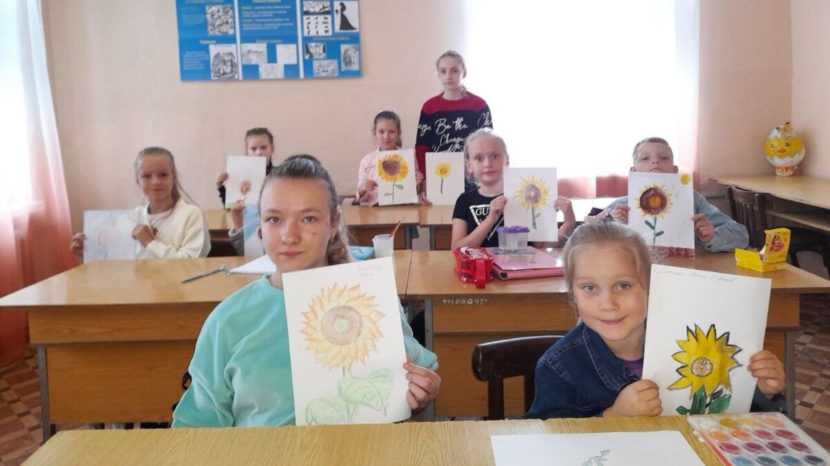 Соняхи пам’яті: патріотичний урок у Кам’янській школі мистецтв №1