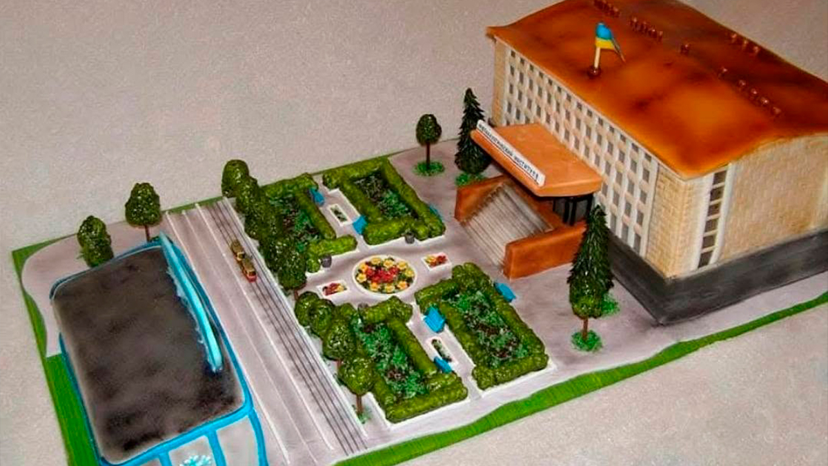 Солодка архітектура: як кондитер із Дніпра відтворює рідне місто в тортах